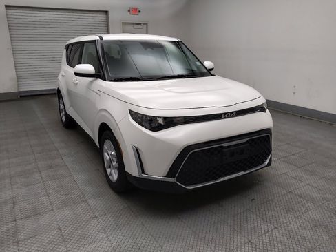 Used 2025 Kia Soul LX w/ LX Technology Package image 13