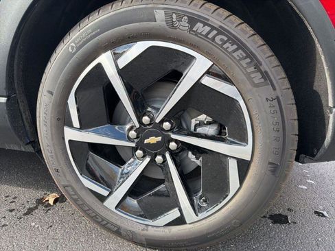 New 2026 Chevrolet Equinox EV LT FWD image 37