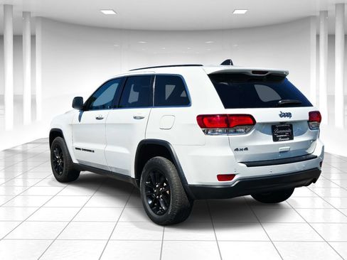 Certified 2022 Jeep Grand Cherokee Laredo X AWD/4WD image 5