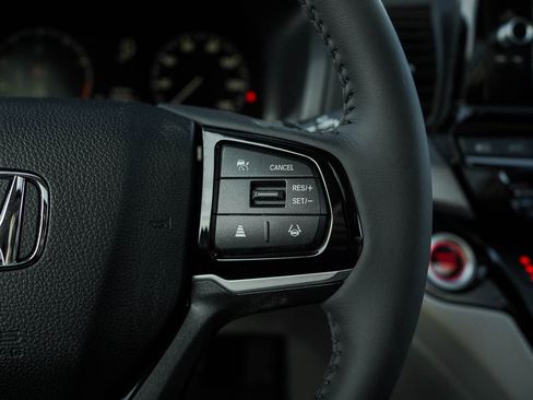 New 2026 Honda Odyssey Touring image 23