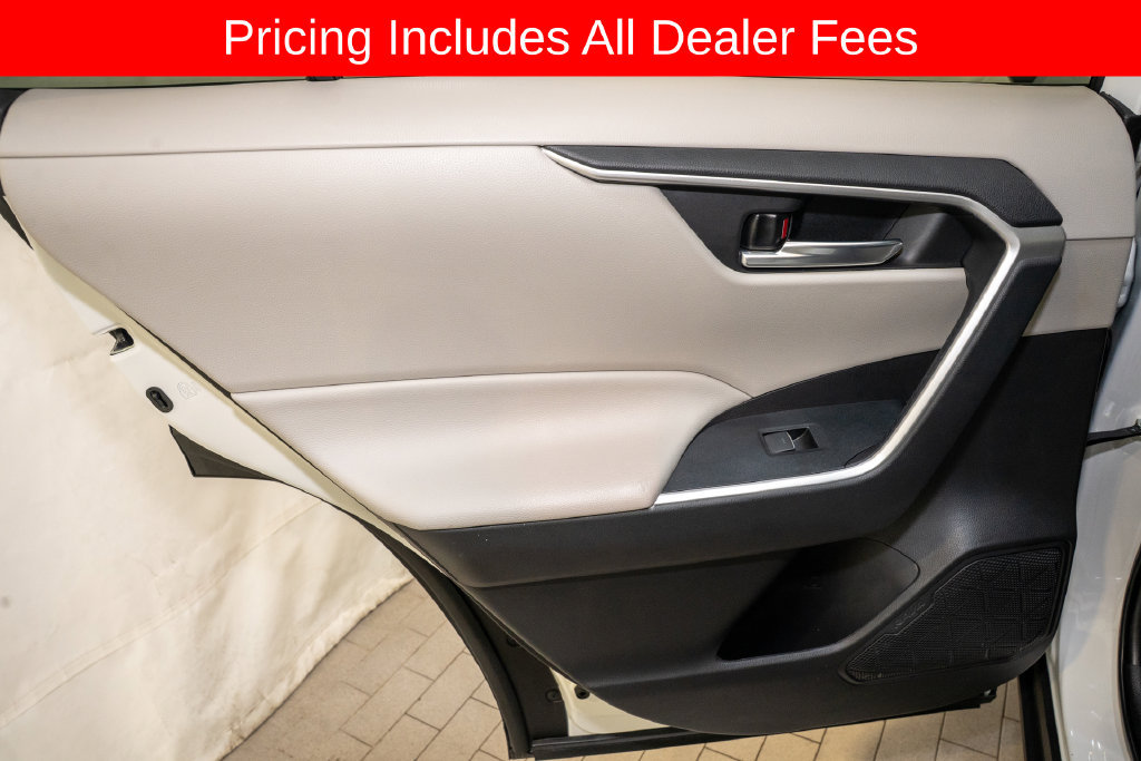 Used 2022 Toyota RAV4 XLE FWD image 9