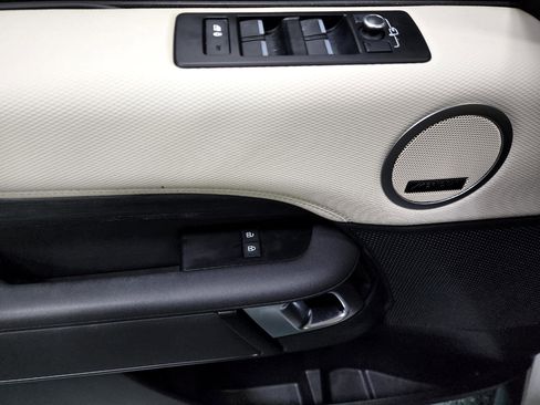 Used 2022 Land Rover Discovery S R-Dynamic image 18