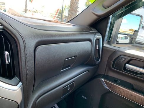 Used 2020 GMC Sierra 2500 Denali w/ Denali Ultimate Package AWD/4WD image 31