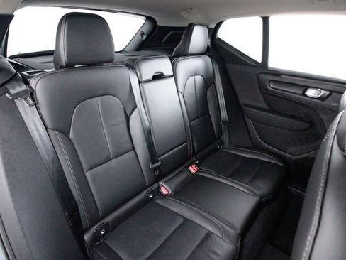 Certified 2023 Volvo XC40 B5 Plus w/ Protection Package Premier image 22