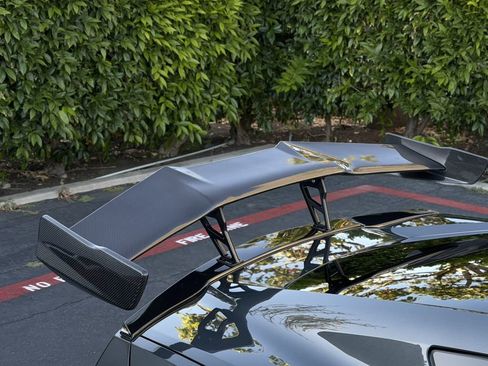 Used 2019 Chevrolet Corvette Stingray Coupe w/ Carbon Flash Badge Package image 13