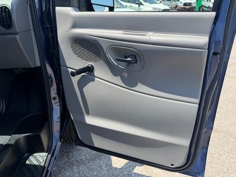 Used 2006 Ford E-150 and Econoline 150 RWD image 23