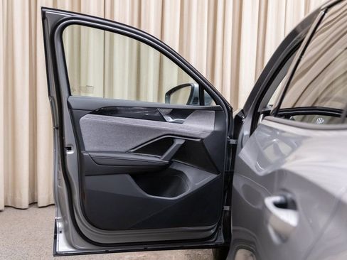 New 2026 Volkswagen Tiguan S image 8