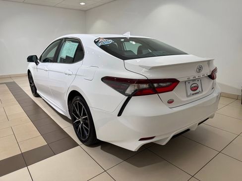 Certified 2023 Toyota Camry SE image 3