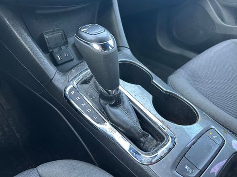 Used 2018 Chevrolet Cruze LT w/ Convenience Package FWD image 28