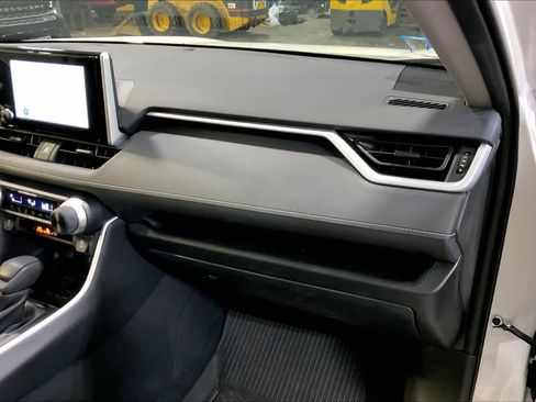 Used 2023 Toyota RAV4 LE image 18