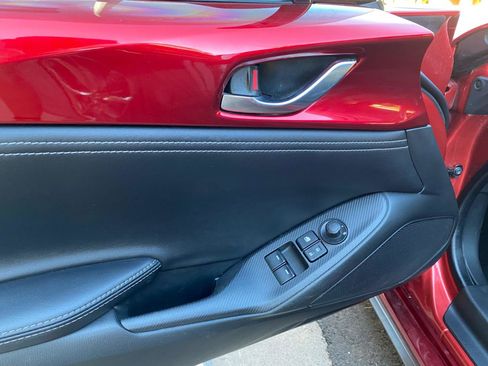 Used 2021 MAZDA MX-5 Miata RF Grand Touring image 24