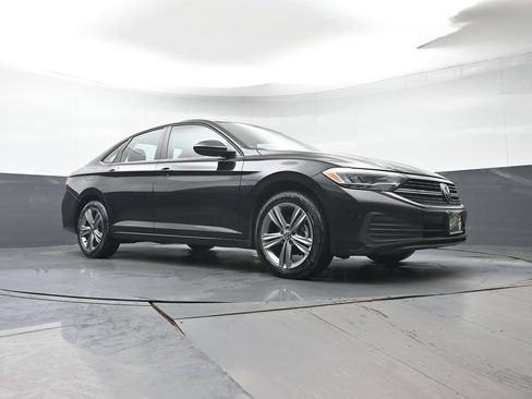 Used 2024 Volkswagen Jetta SE FWD image 33