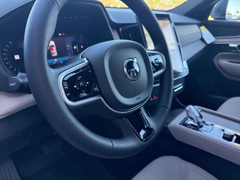 New 2026 Volvo XC90 B6 Core image 23