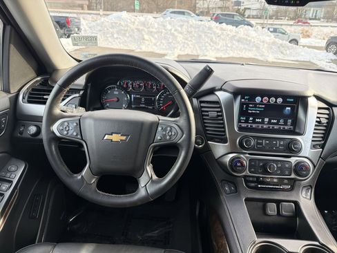 Used 2020 Chevrolet Suburban LT w/ Luxury Package image 16