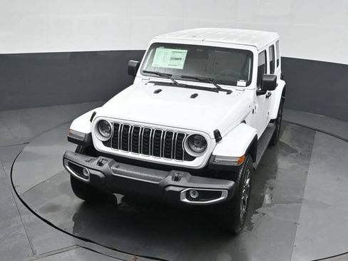 New 2026 Jeep Wrangler Sahara AWD/4WD image 34