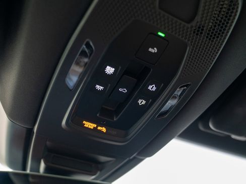 Used 2025 Porsche Cayenne image 21