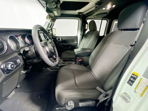 Used 2023 Jeep Wrangler Altitude image 14