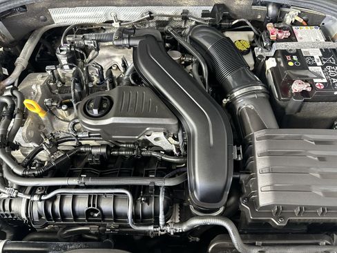 Used 2024 Volkswagen Jetta SE FWD image 28