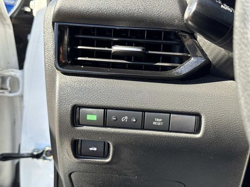 Certified 2024 Nissan Sentra SV image 32