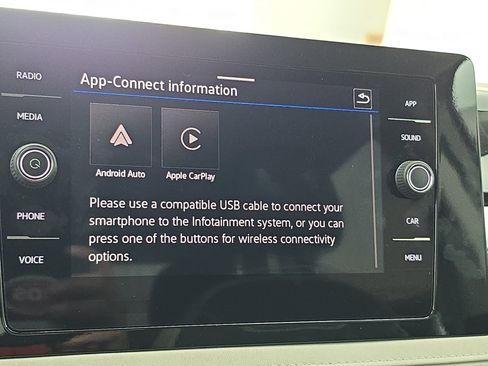 Used 2025 Volkswagen Taos SE image 21