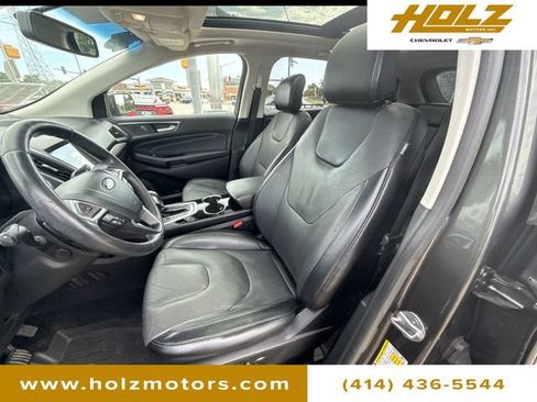 Used 2018 Ford Edge Titanium w/ Equipment Group 301A AWD/4WD image 21