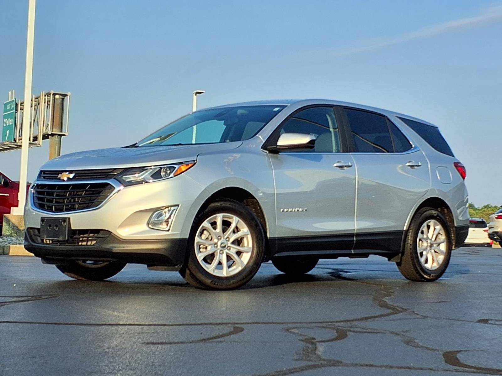 Used 2021 Chevrolet Equinox LT FWD image 2