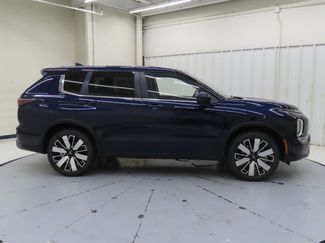 New 2025 Mitsubishi Outlander SE video 2