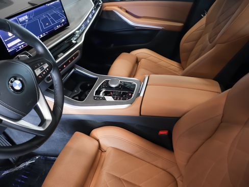 Used 2025 BMW X5 sDrive40i w/ Parking Assistance Package image 17