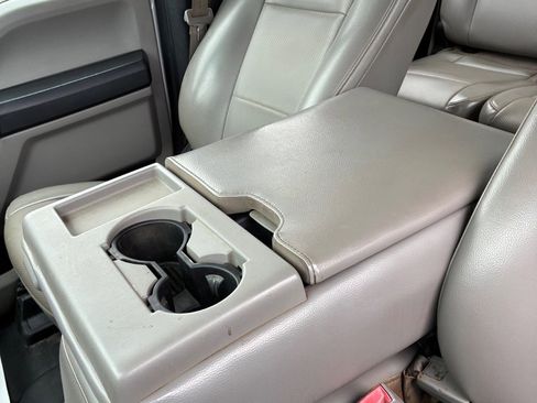 Used 2018 Ford F250 XL w/ Power Equipment Group image 28