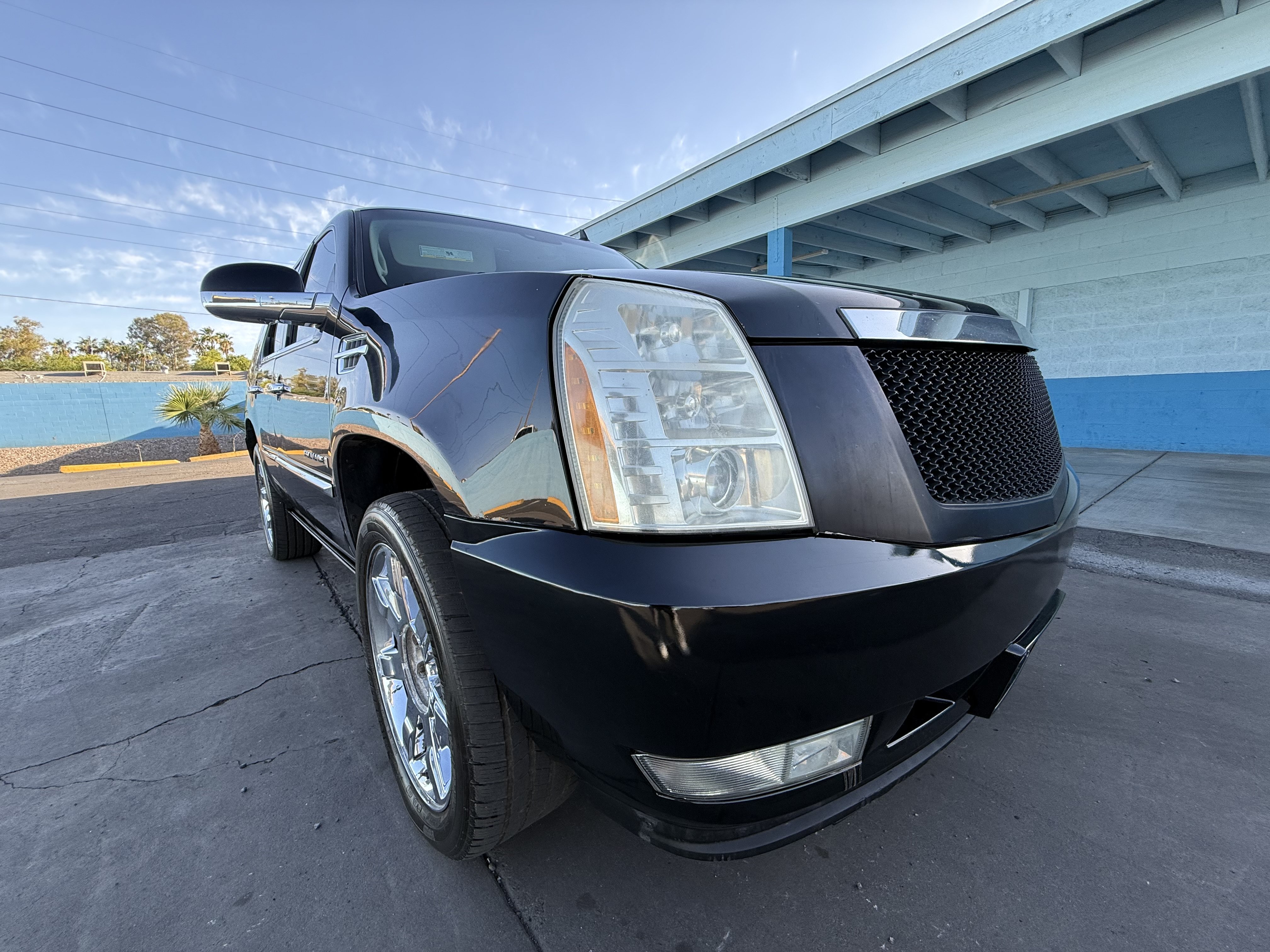 Used 2008 Cadillac Escalade AWD image 1