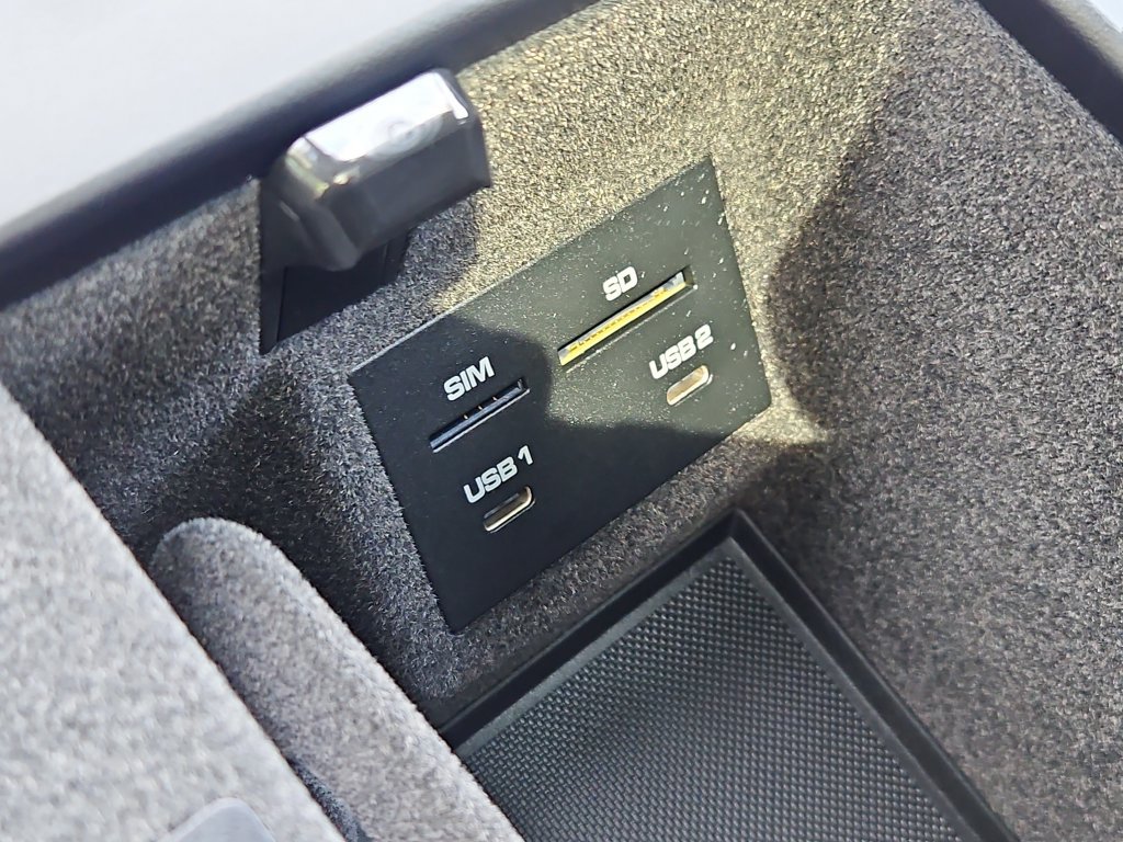 Certified 2026 Porsche Macan AWD/4WD image 19