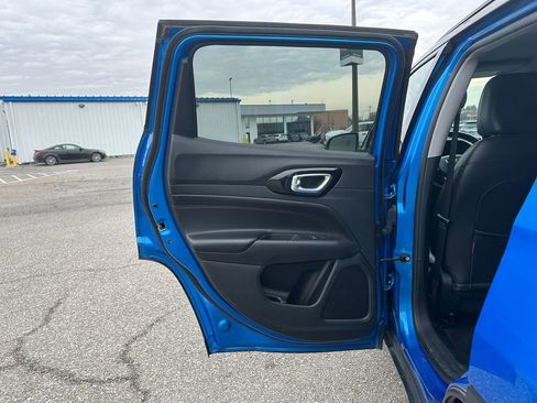 Used 2022 Jeep Compass Trailhawk w/ Trailhawk Elite Group image 9