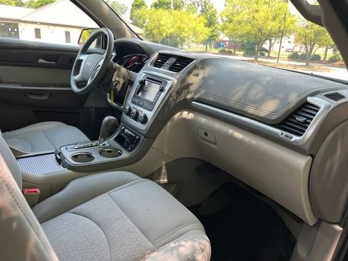 Used 2016 GMC Acadia SLE AWD/4WD image 21