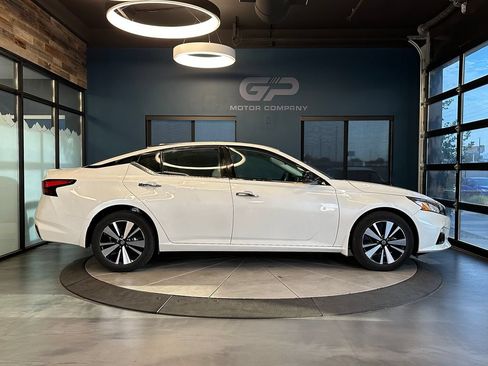 Used 2022 Nissan Altima 2.5 SL AWD/4WD image 2