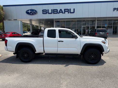 Used 2020 Toyota Tacoma SR w/ SX Package AWD/4WD image 2