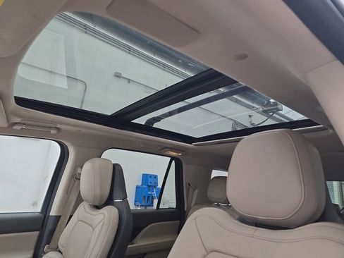 Used 2023 Lincoln Navigator L Reserve image 21
