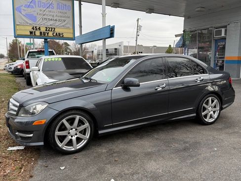 Used 2013 Mercedes-Benz C 250 Sedan image 9