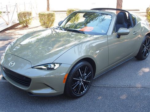 Used 2024 MAZDA MX-5 Miata RF Grand Touring RWD image 3