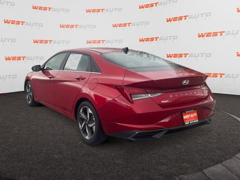 Used 2023 Hyundai Elantra Limited image 3