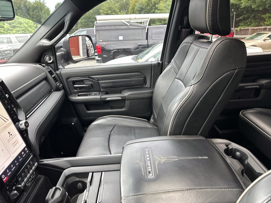 Used 2022 RAM 3500 Limited AWD/4WD image 32