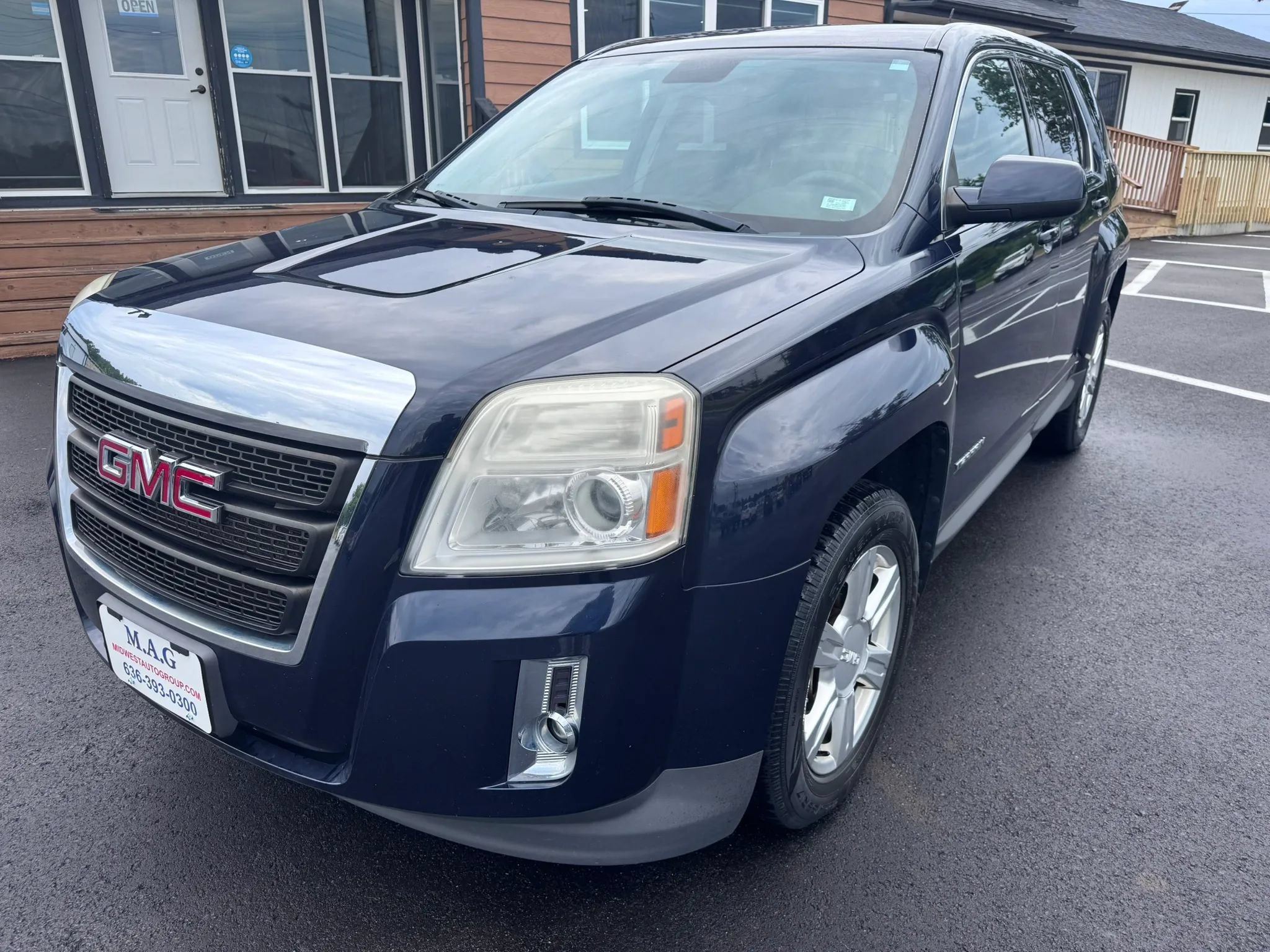 Used 2015 GMC Terrain SLE FWD image 2