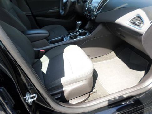 Used 2017 Chevrolet Cruze LT w/ Sun And Sound Package image 2