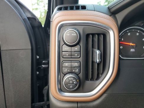 Used 2023 Chevrolet Silverado 3500 High Country AWD/4WD image 31