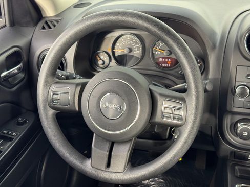 Used 2015 Jeep Patriot Sport w/ Power Value Group FWD image 17
