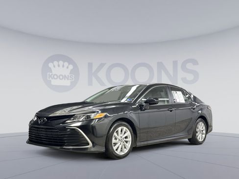 Used 2024 Toyota Camry LE image 1