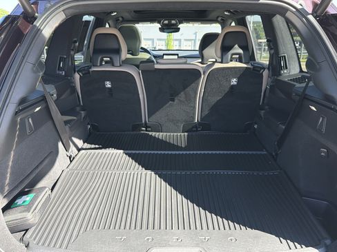 Used 2026 Volvo XC90 B6 Ultra w/ Lounge Package AWD/4WD image 33