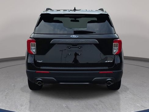 Certified 2023 Ford Explorer XLT w/ Equipment Group 202A AWD/4WD image 6