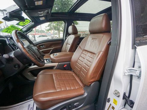 Used 2021 Nissan Titan Platinum Reserve w/ Moonroof Package image 16