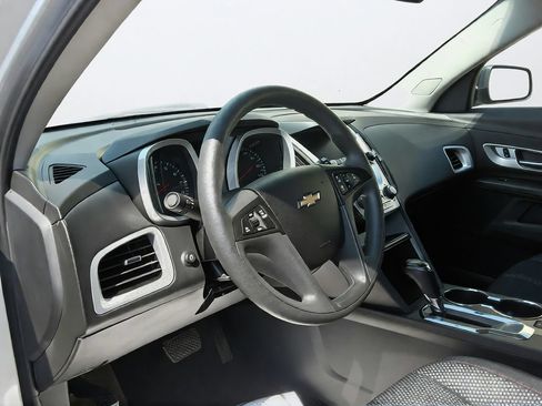 Used 2017 Chevrolet Equinox LS FWD image 21