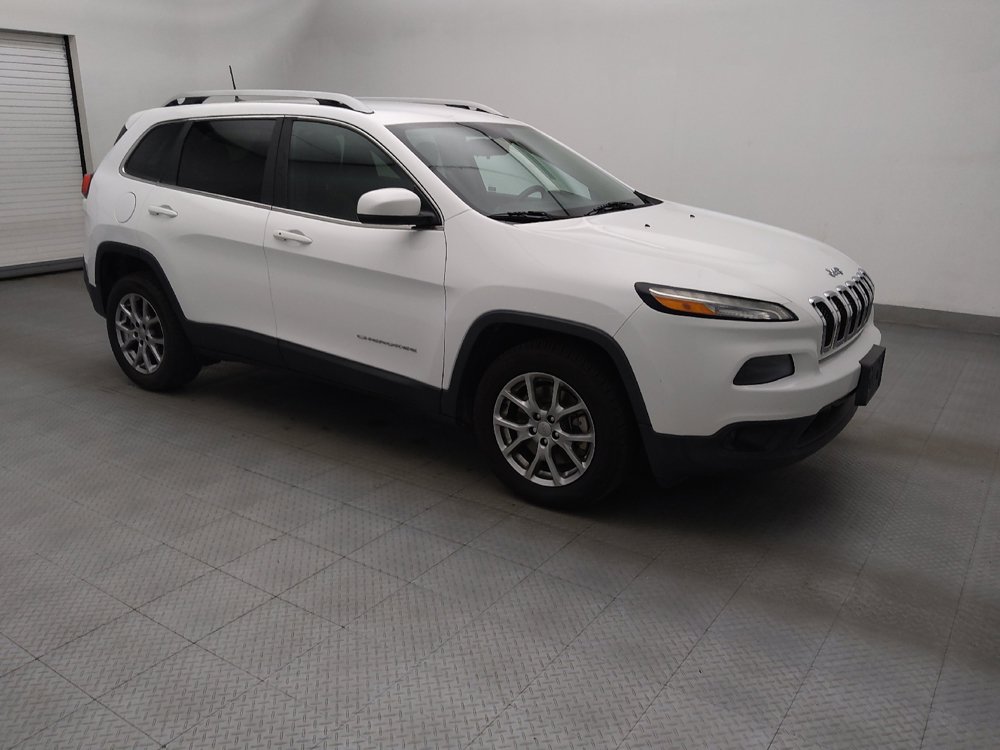Used 2018 Jeep Cherokee Latitude Plus FWD image 11